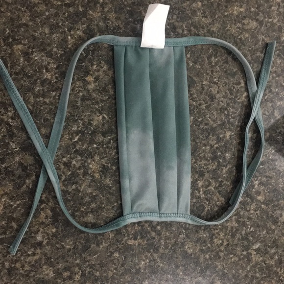 Mossy green tie face mask. - Picture 3 of 8